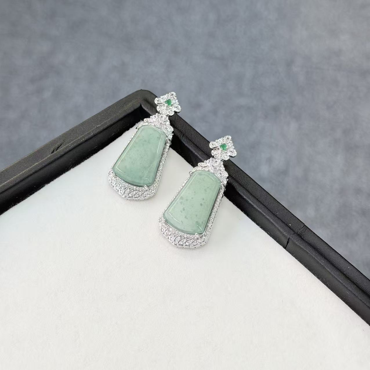 【睿泽赏宝】翡翠无事牌吊坠多样性发一 24*16*3KS0020001