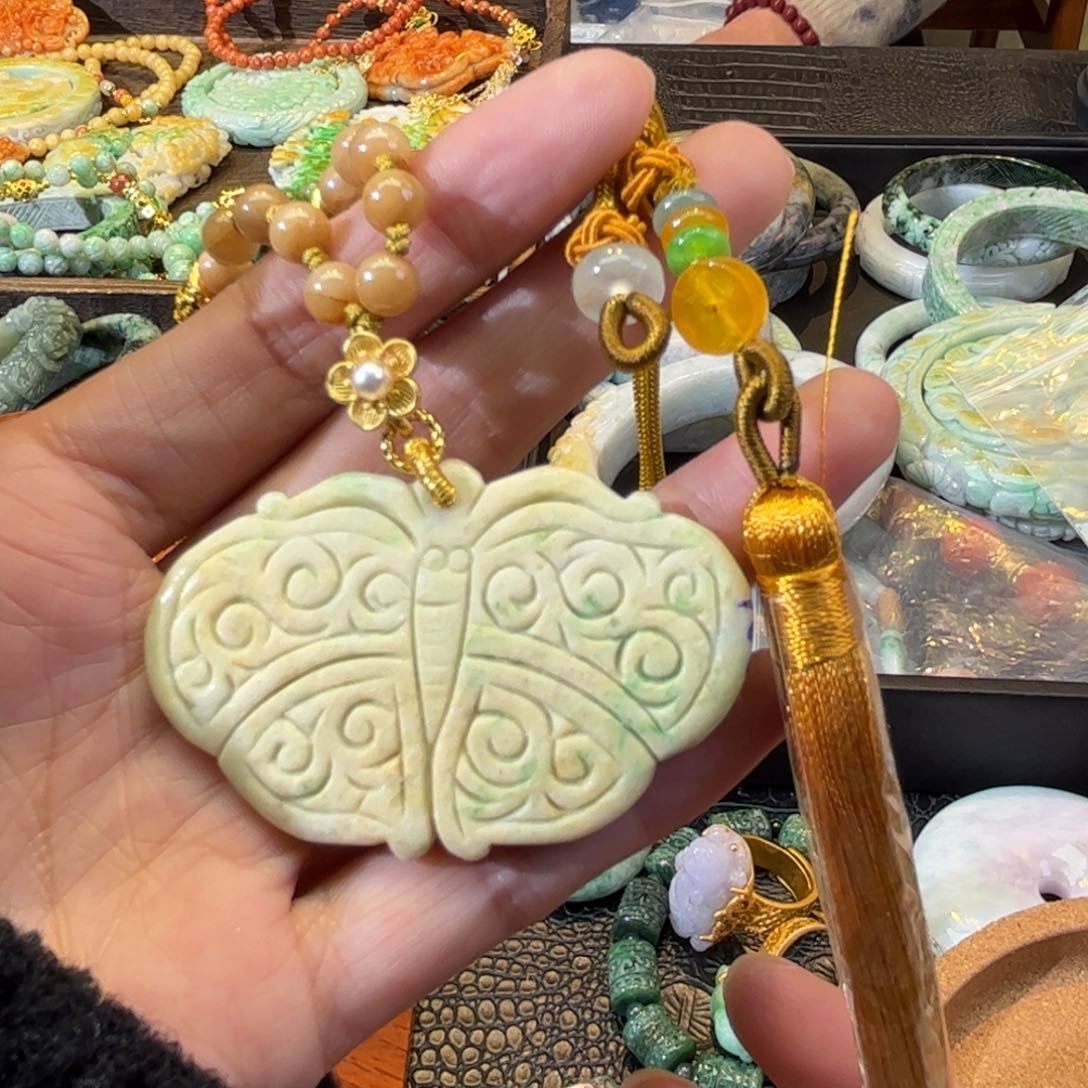 翡翠颈饰未镶嵌待编款