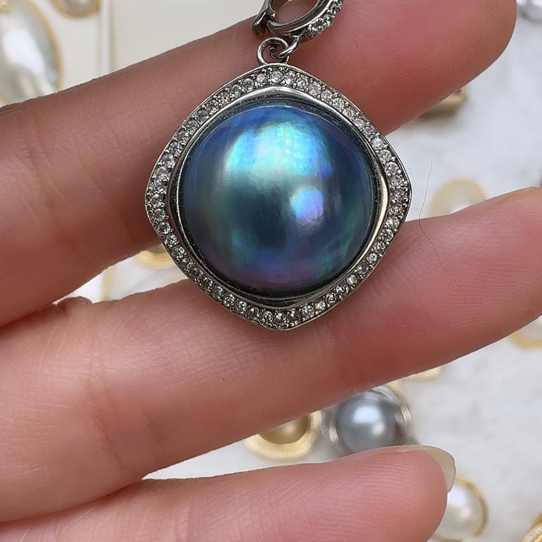 未镶嵌拼合珍珠（马贝珠）颈饰