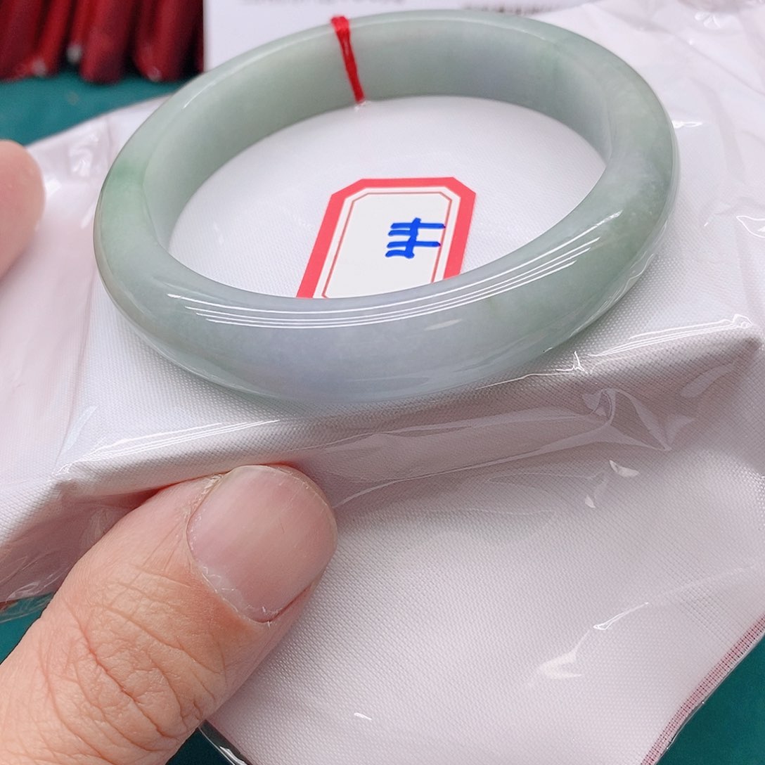 翡翠手镯未镶嵌格*444444444
