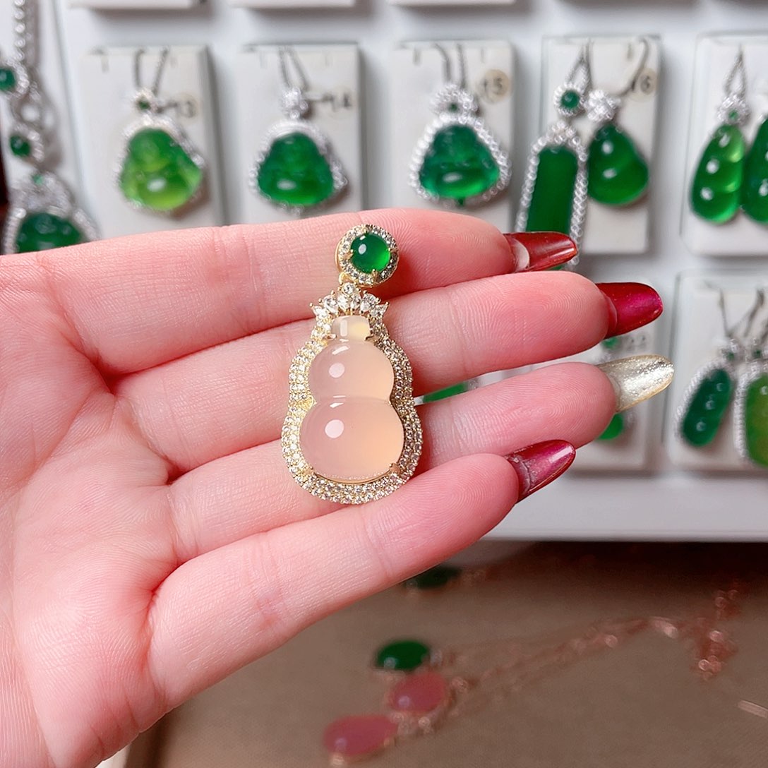 玛瑙/玉髓吊坠(赠链)未镶嵌