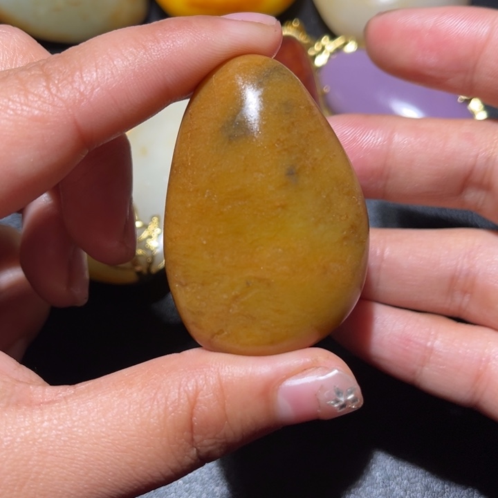 和田玉未镶嵌珠宝奇石