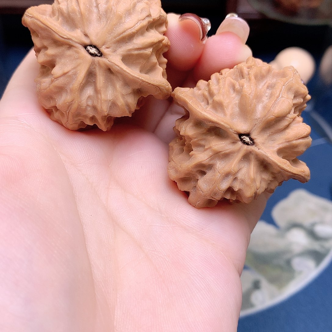 文玩核桃把件白蛇谷1