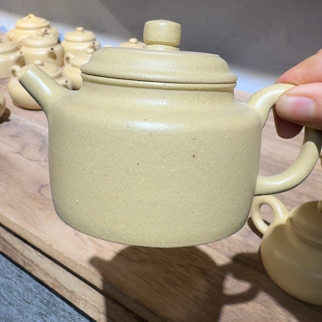 本山绿泥茶壶200毫升左右