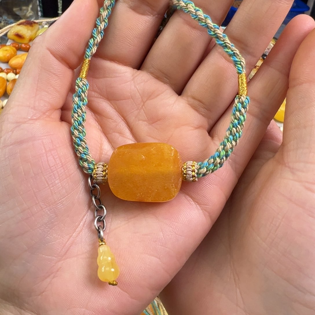 蜜蜡裸石未镶嵌蜜蜡