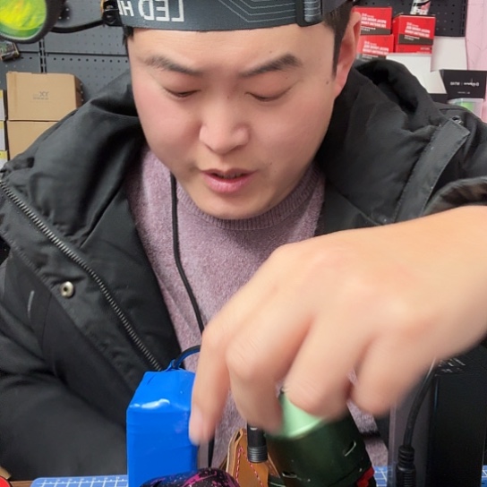 鳄鱼皮（革）60安电池包一个