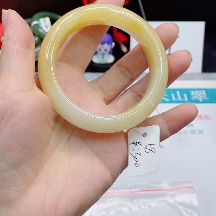 未镶嵌手镯石英质玉