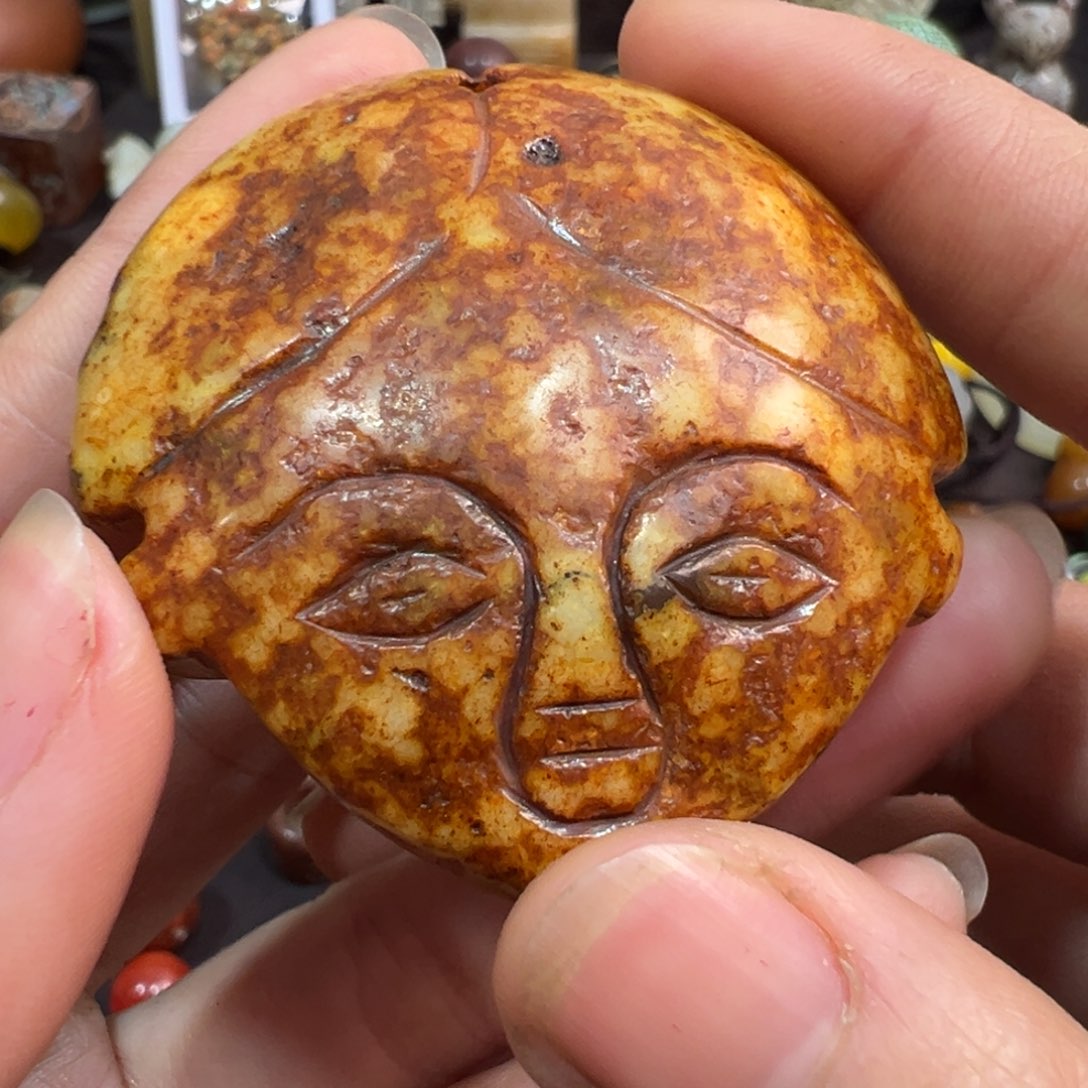 琥珀裸石未镶嵌做工精致