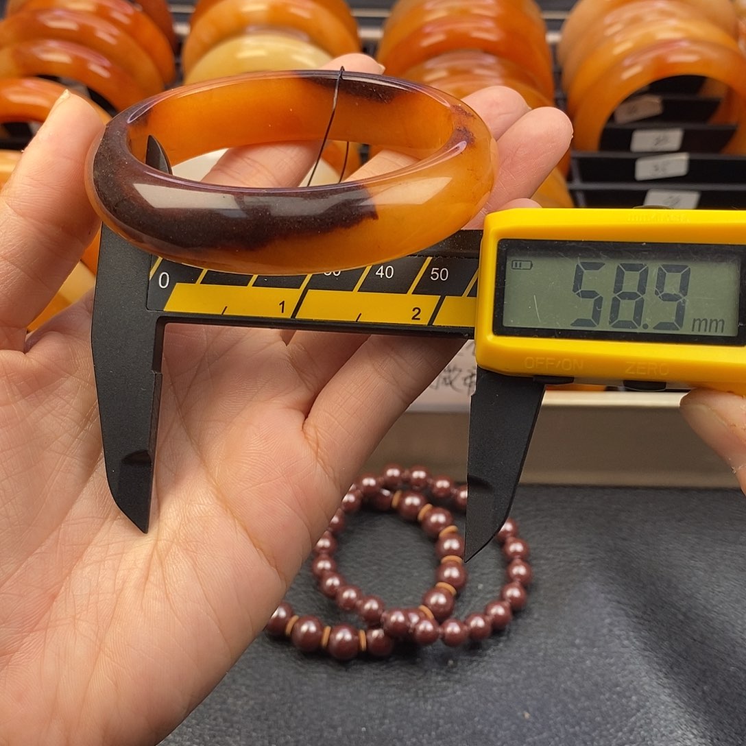 35号茄子山金沙老油料特色黑浪漫