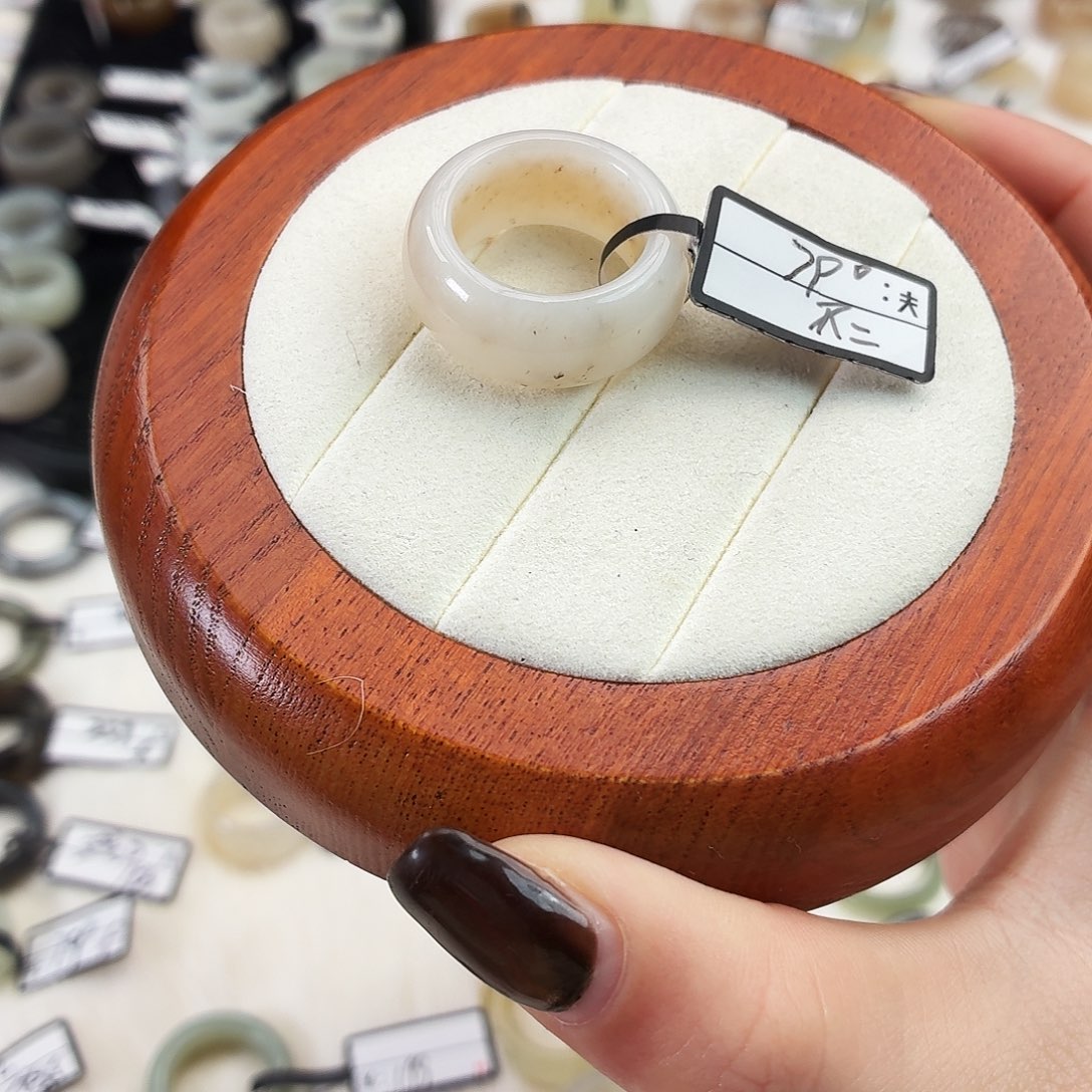 和田玉（糖玉）未镶嵌戒指Q19暖白桂花墩墩内径18.2港码17