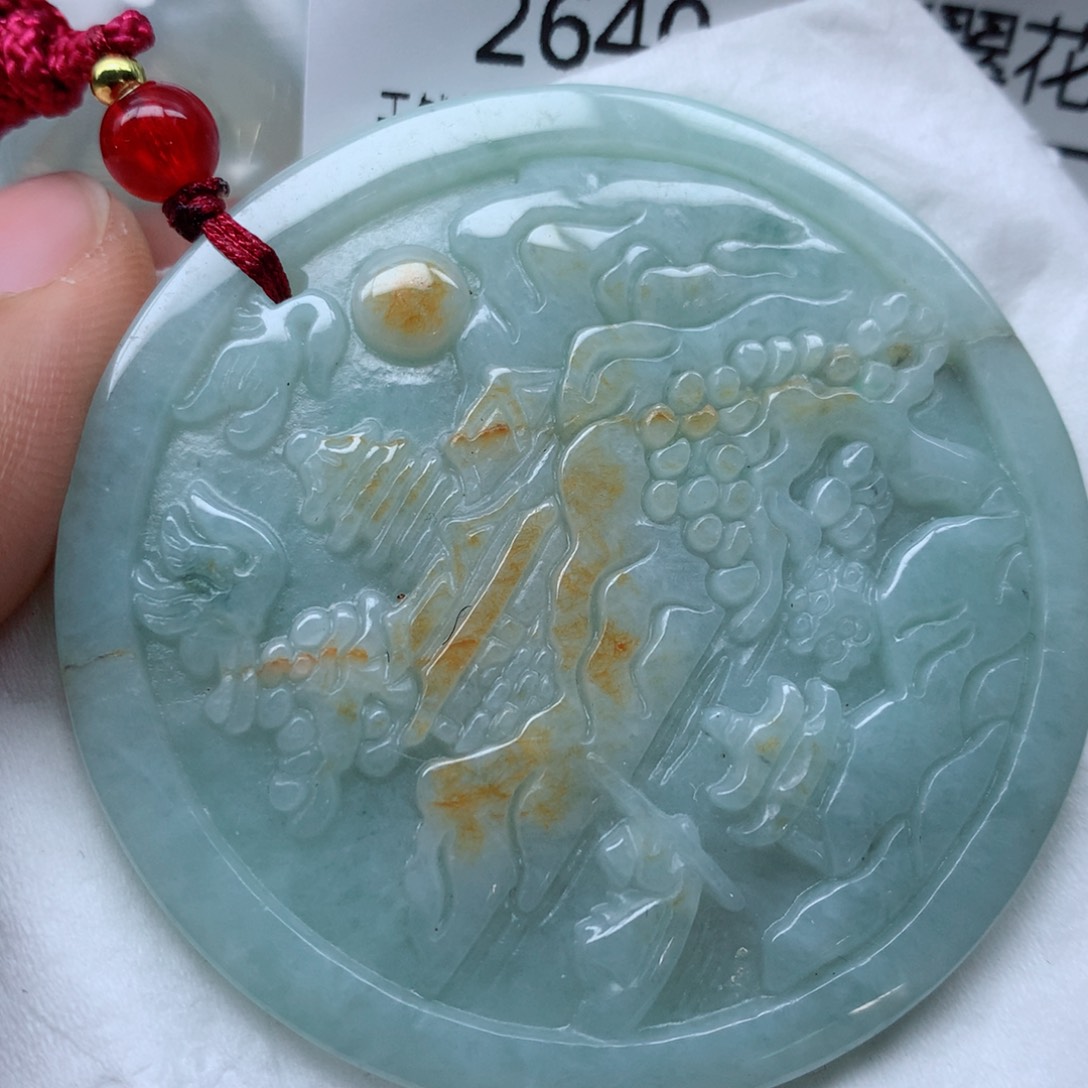 翡翠颈饰未镶嵌牌子