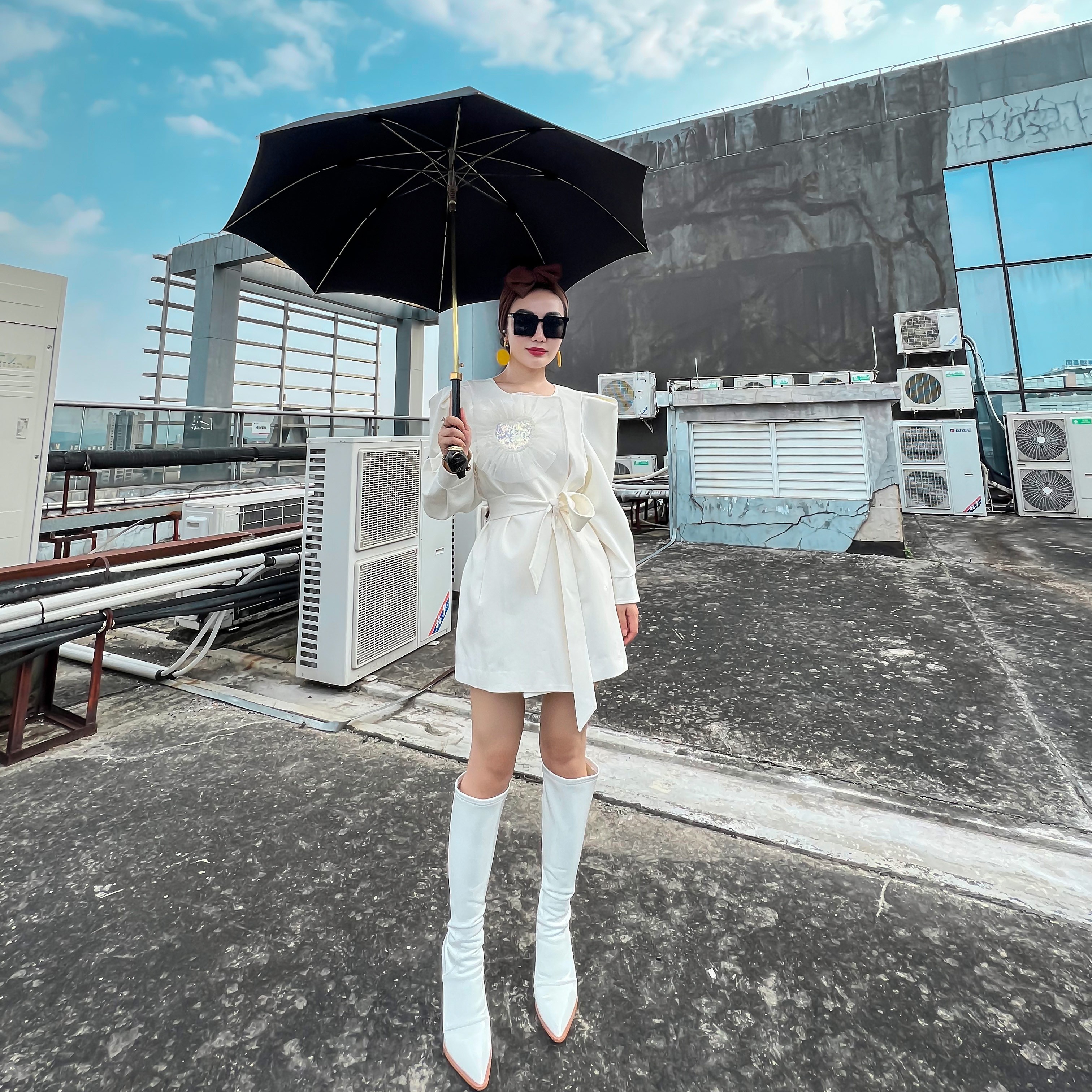 【星姐推荐】星原创高级定制白色设计师小众轻奢个性爱心灯笼袖外套