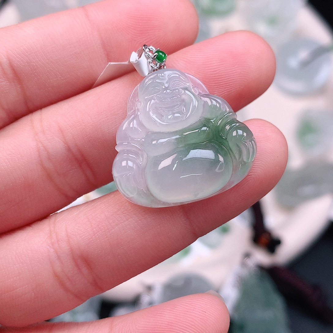 翡翠颈饰18K金镶嵌冰胶飘绿佛公