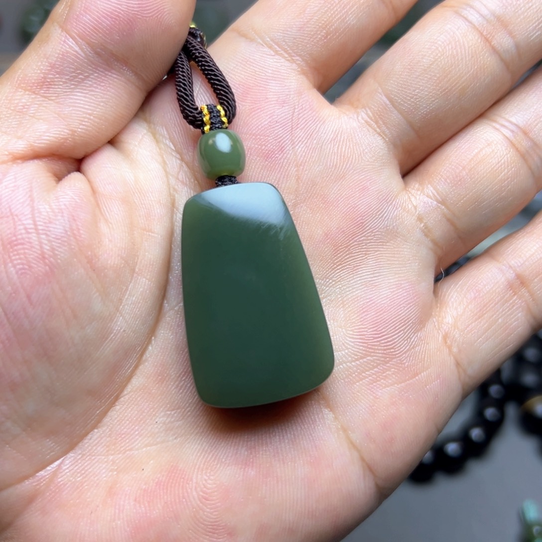 小***邢未镶嵌手链和田玉666