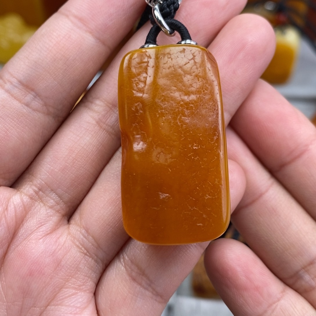琥珀吊坠(赠链)未镶嵌