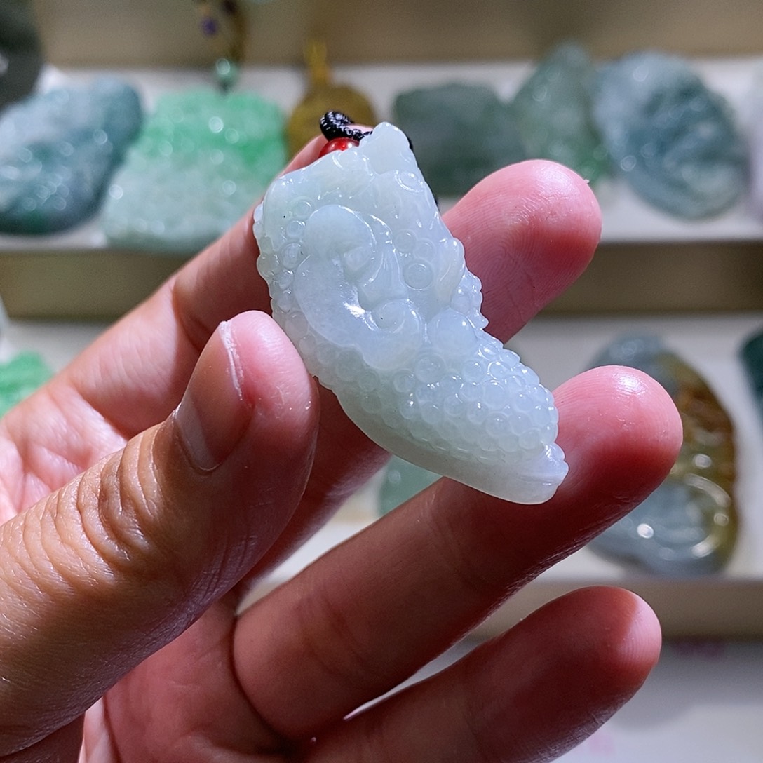 【闪购商品】翡翠颈饰未镶嵌蟾