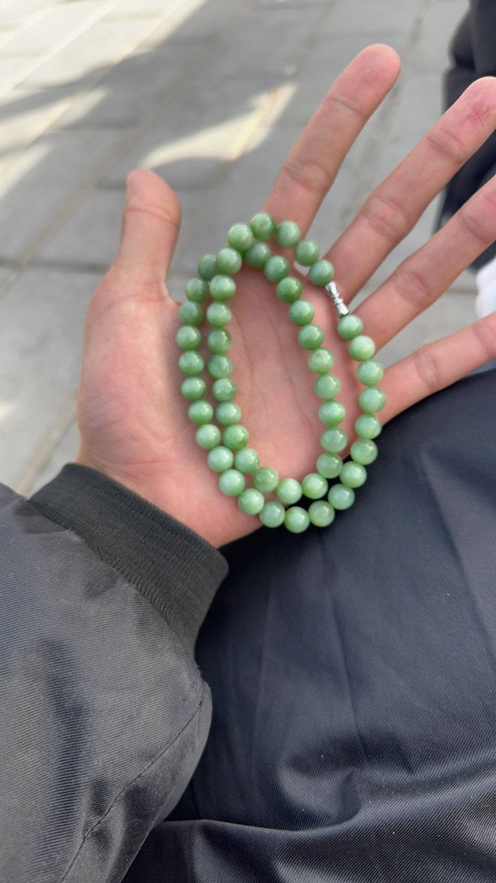 和田玉俄罗斯碧玉粉绿