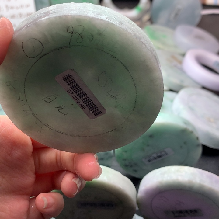 未镶嵌翡翠定制翡翠