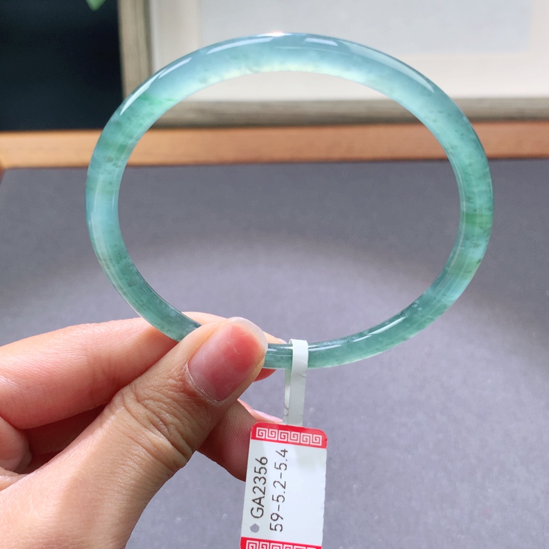 翡翠手镯未镶嵌天然翡翠手镯叮当镯