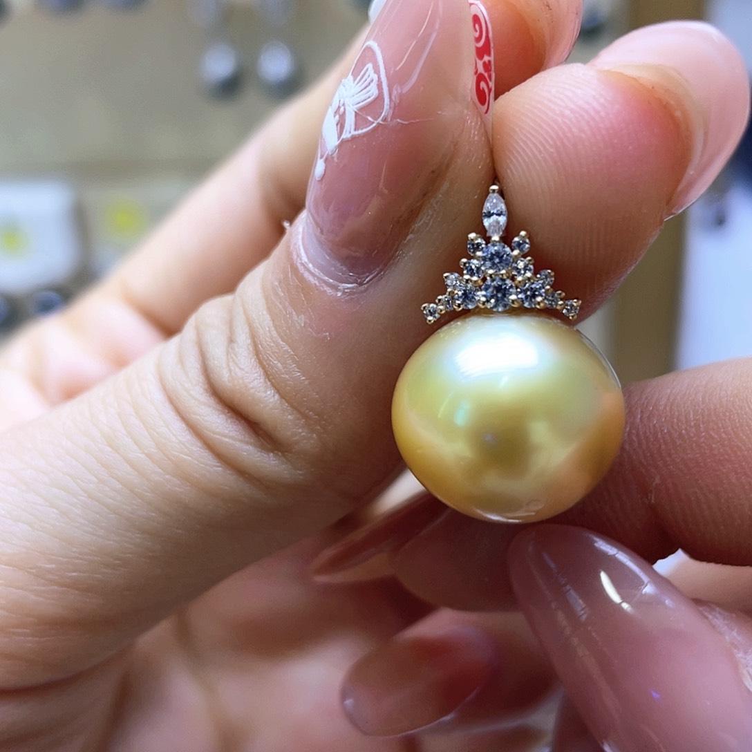 海水珍珠颈饰18K金镶嵌