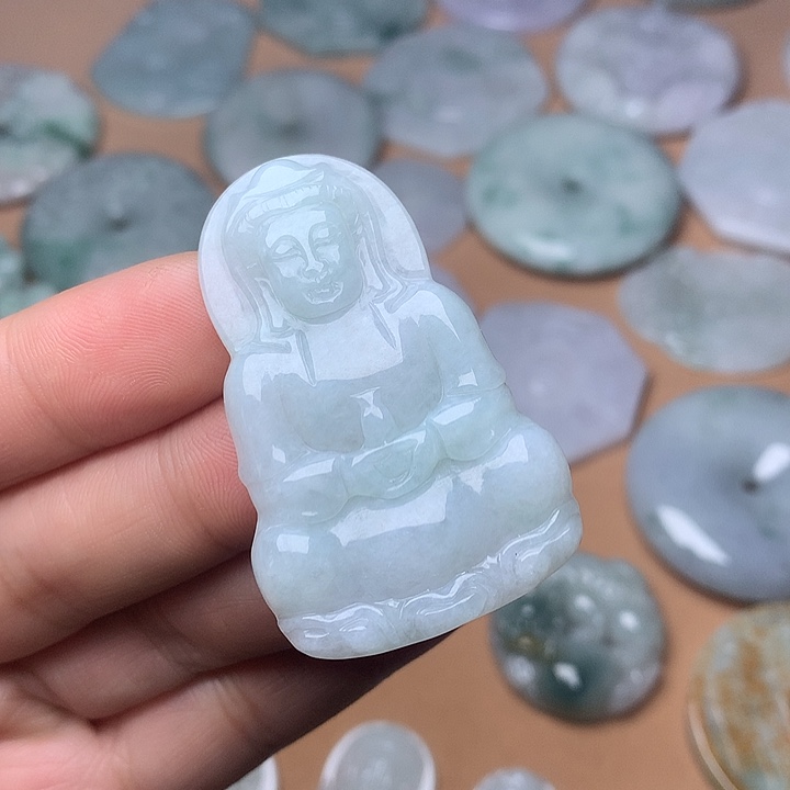 幸***你翡翠未镶嵌颈饰观音