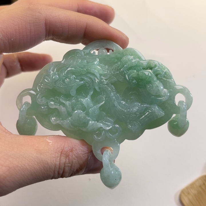翡翠吊坠(赠链)未镶嵌代编织