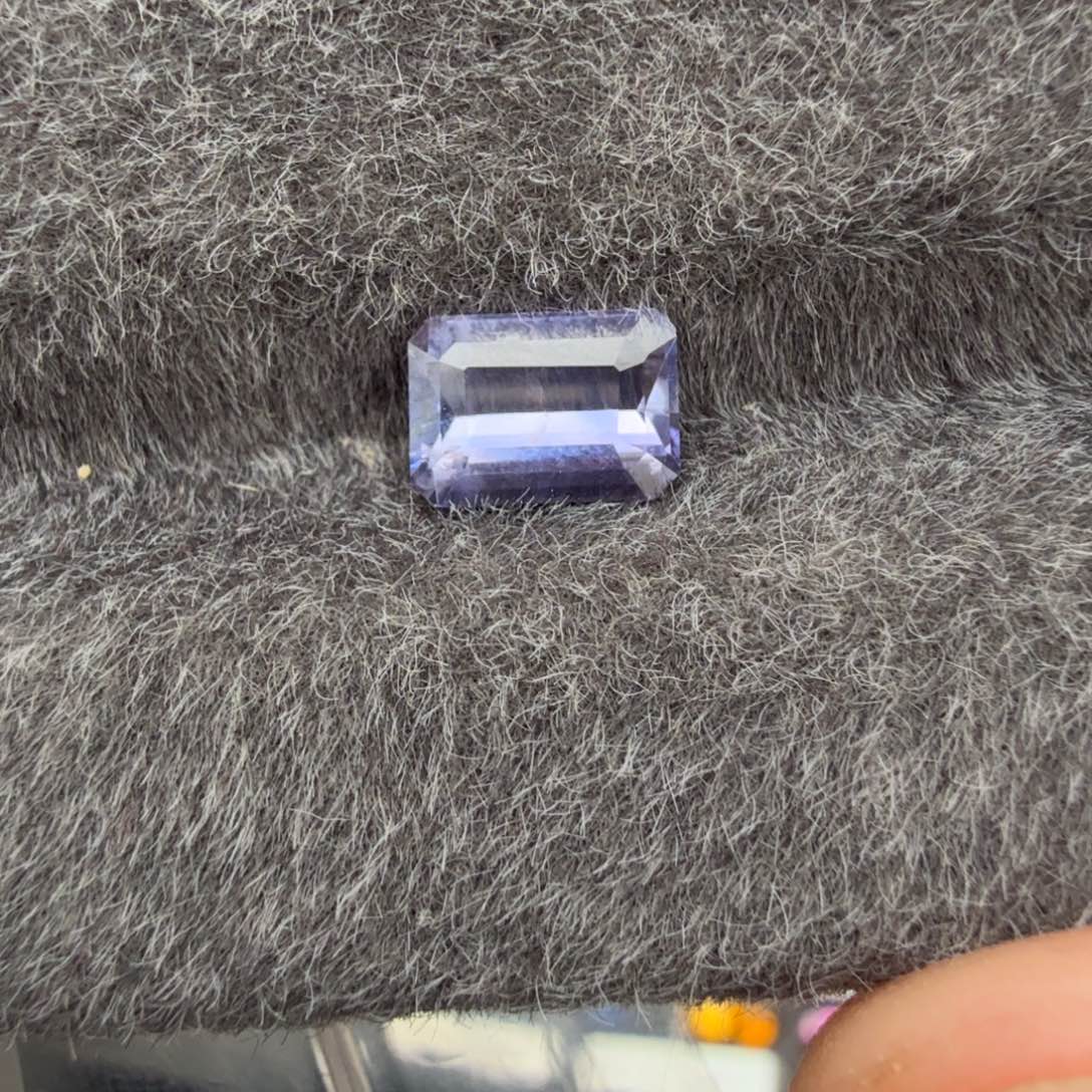 蓝宝石裸石1.26克拉无烧紫色