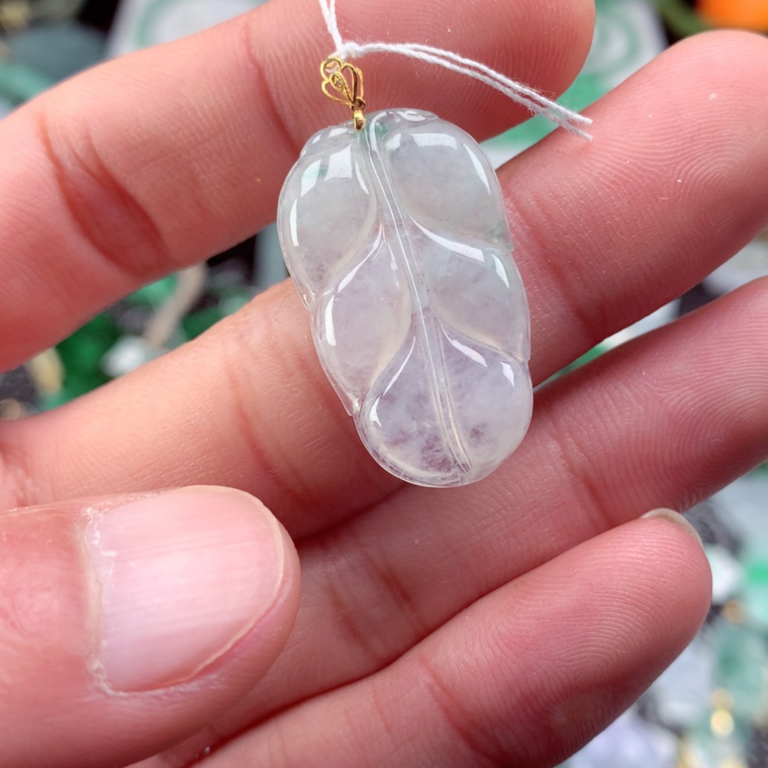 翡翠颈饰18K金镶嵌翡翠吊坠