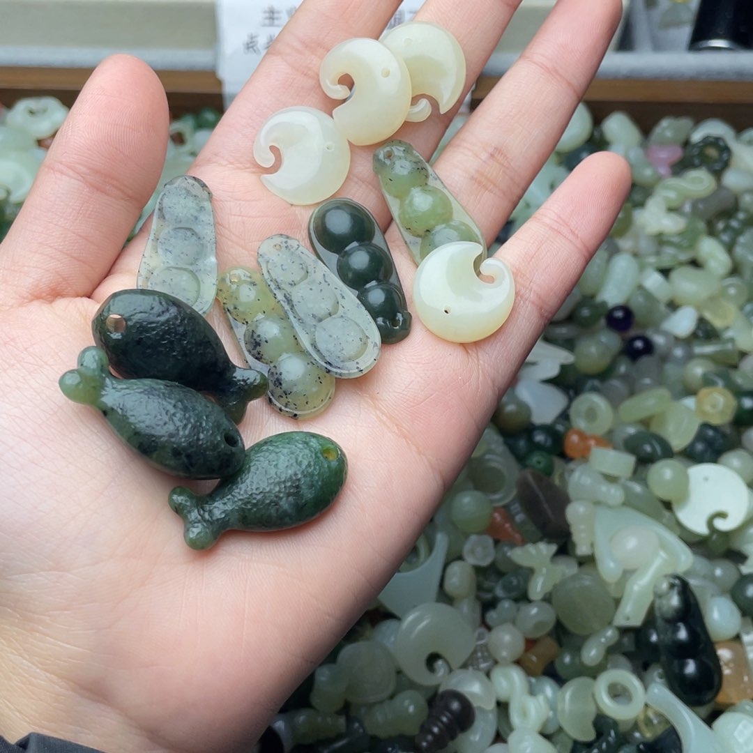 未镶嵌手绳和田玉未*