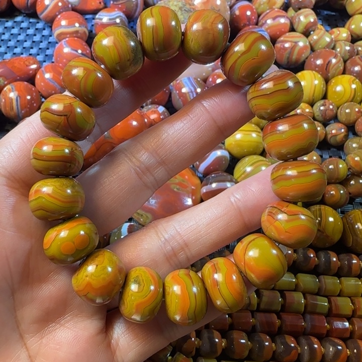 歌***哥玛瑙/玉髓未镶嵌手串