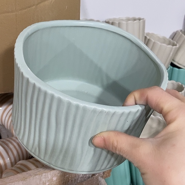 陶盆有孔 瑕疵针孔漏釉介意勿拍外口 16外高12