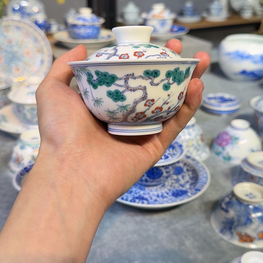 明逸堂斗彩松竹梅盖碗