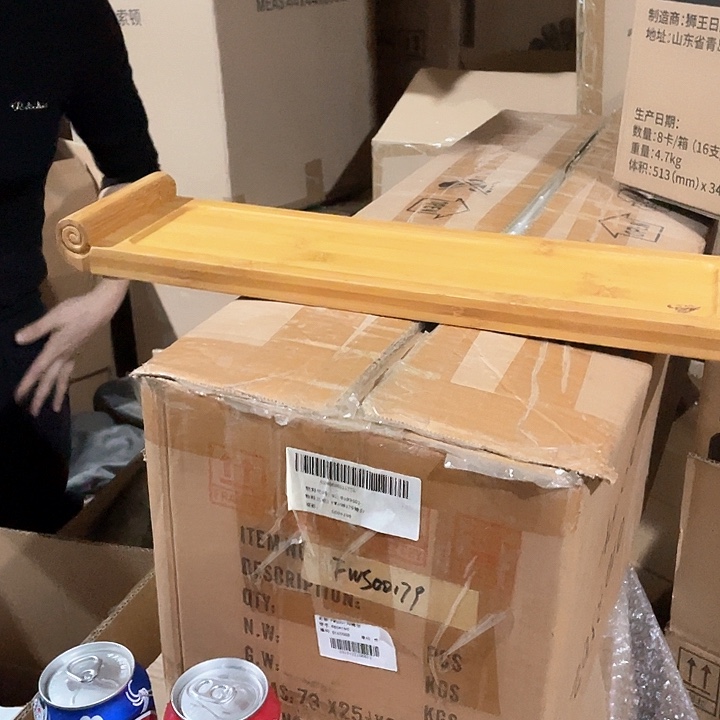 陶瓷花瓶，仿真绿植。