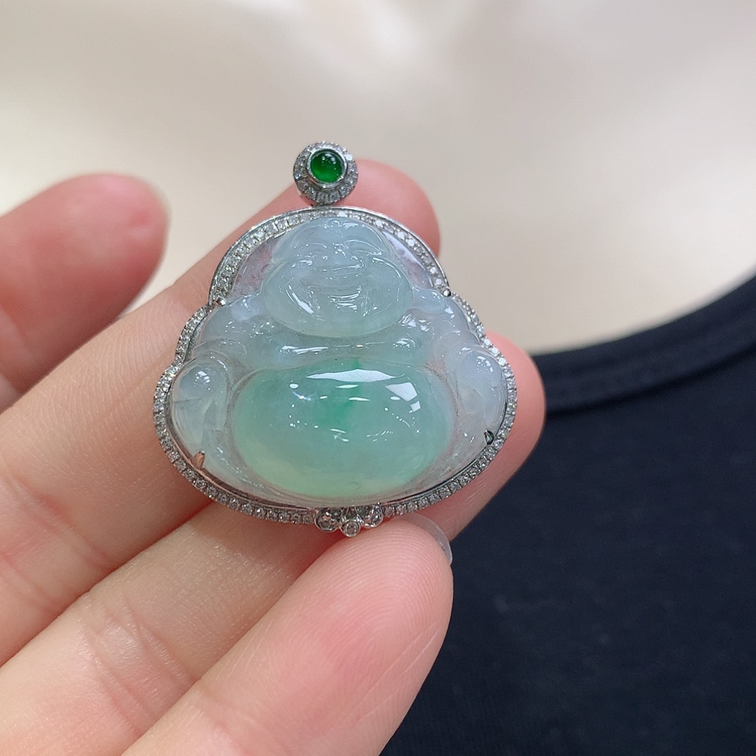 翡翠18K金镶嵌颈饰佛公