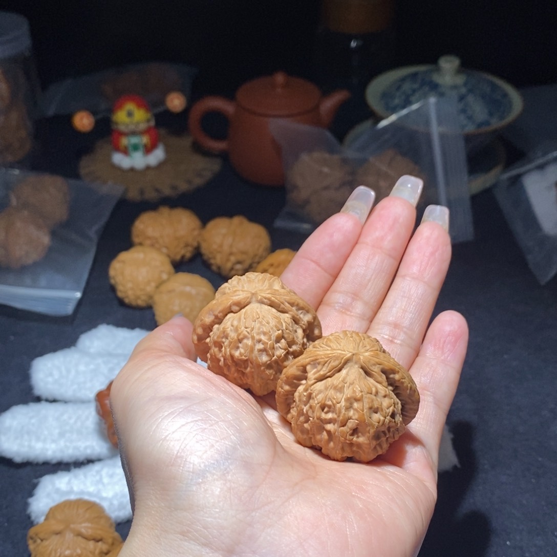 文玩核桃吊坠白狮子40