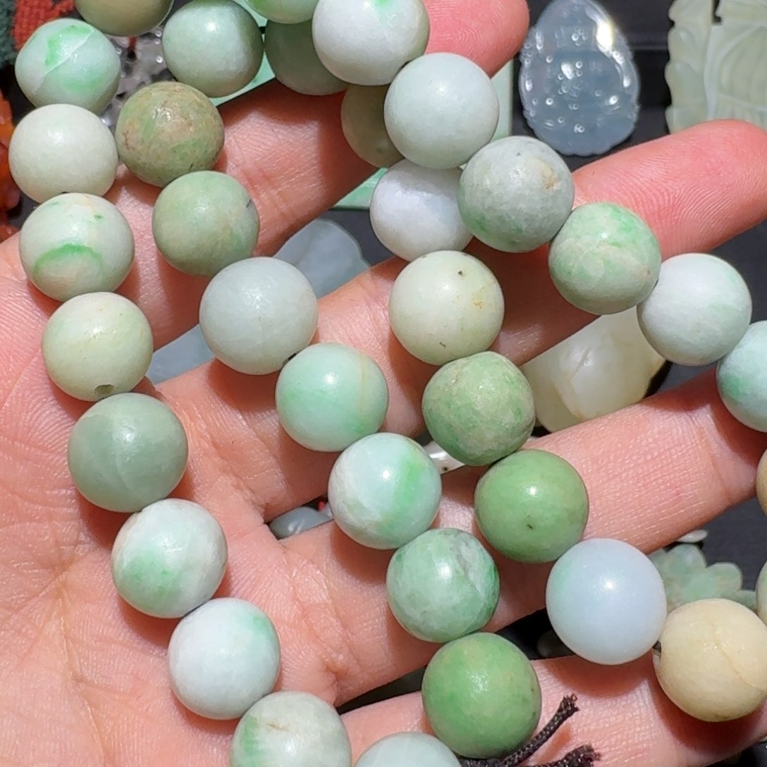 翡翠未镶嵌颈饰朝*