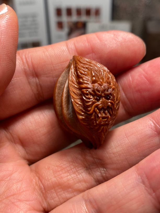 福利苏工核雕纯手工雕刻，铁核八花孤品，大运祥龙，市场罕见