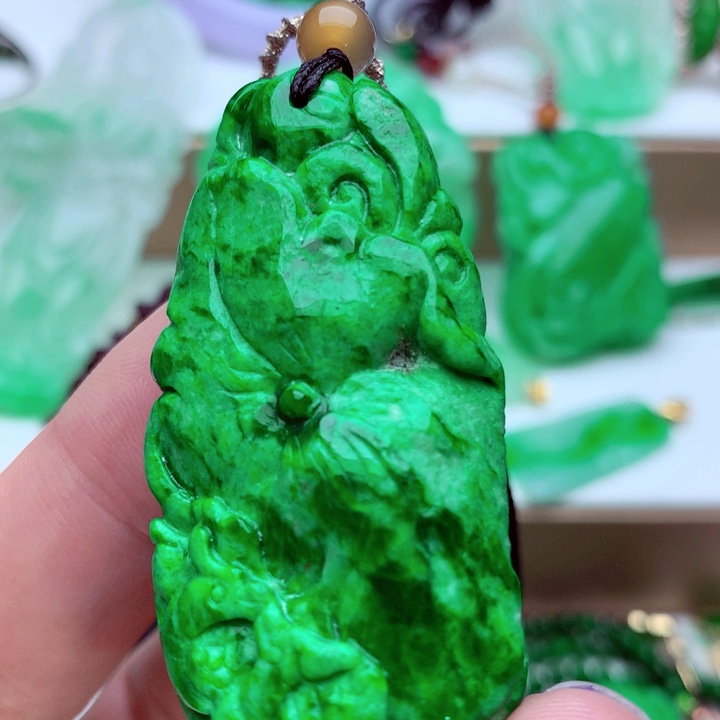 吊坠(不含链)未镶嵌翡翠