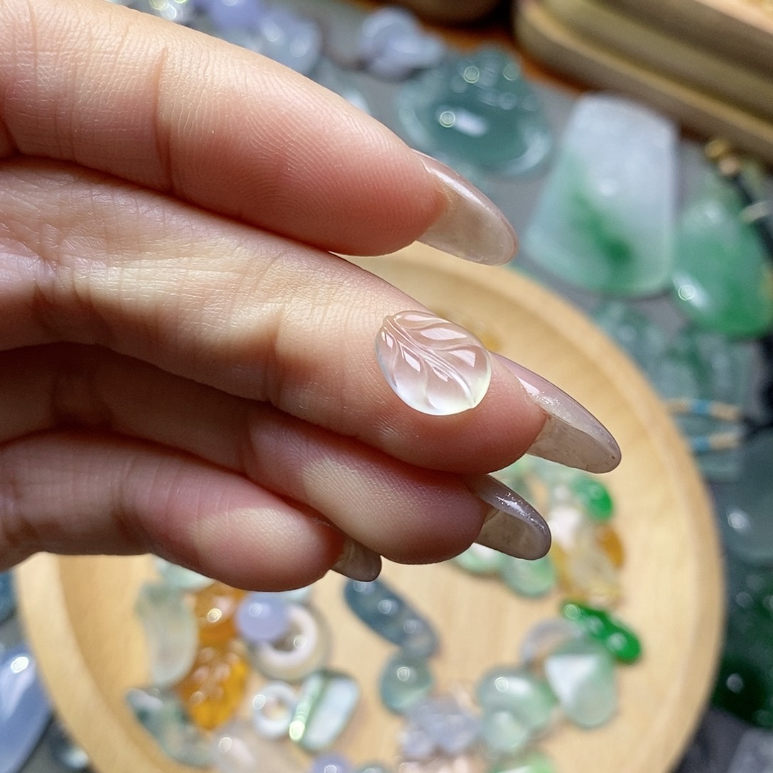 翡翠颈饰未镶嵌肥*猫翡翠