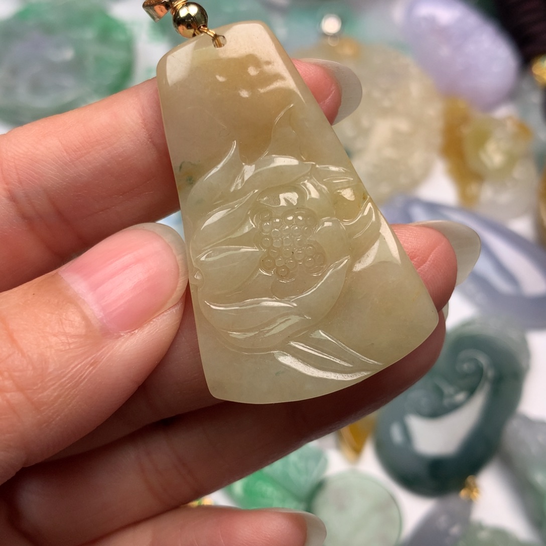 翡翠未镶嵌颈饰翡翠