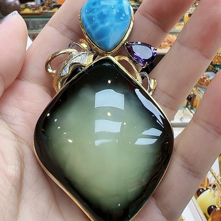 琥珀未镶嵌珠宝奇石