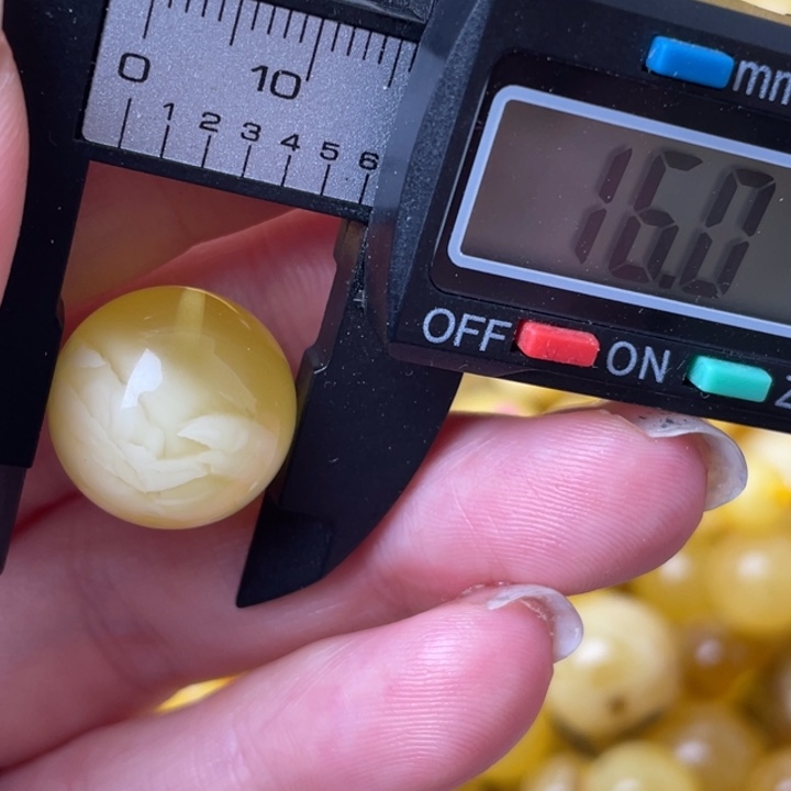 未镶嵌琥珀裸石蜜蜡647