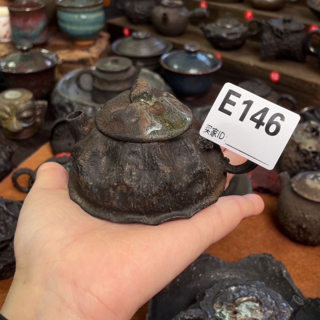 壶T*m手捏带窑汗莲蓬柴烧