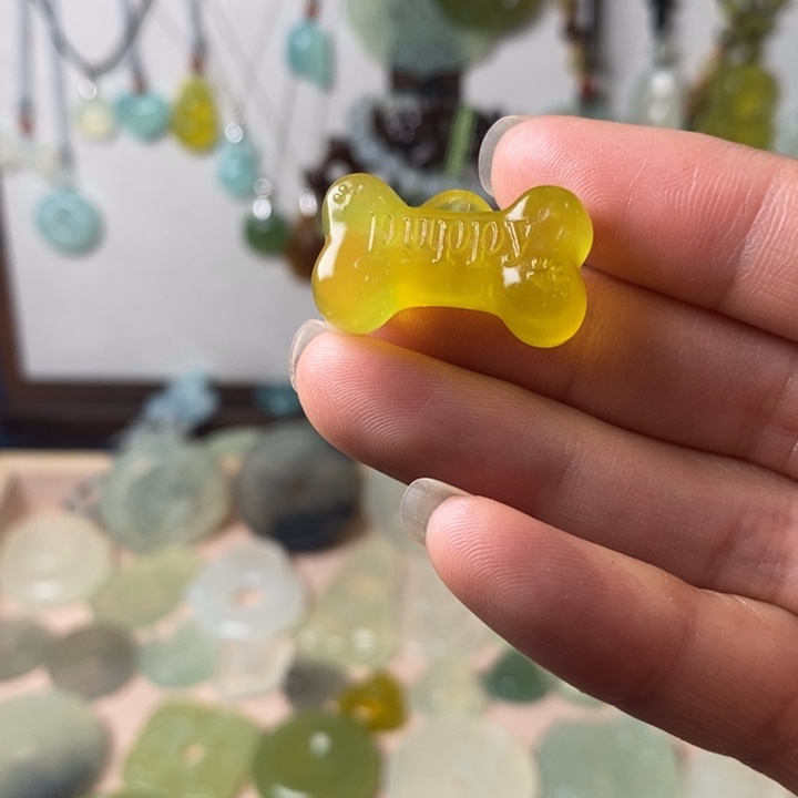 蛇纹石玉颈饰未镶嵌