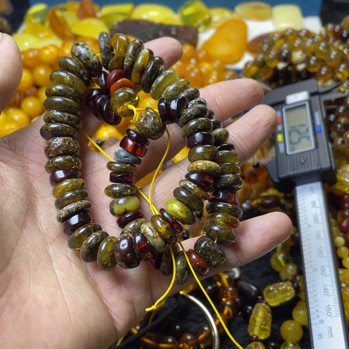 琥珀珠宝奇石未镶嵌瑜**?