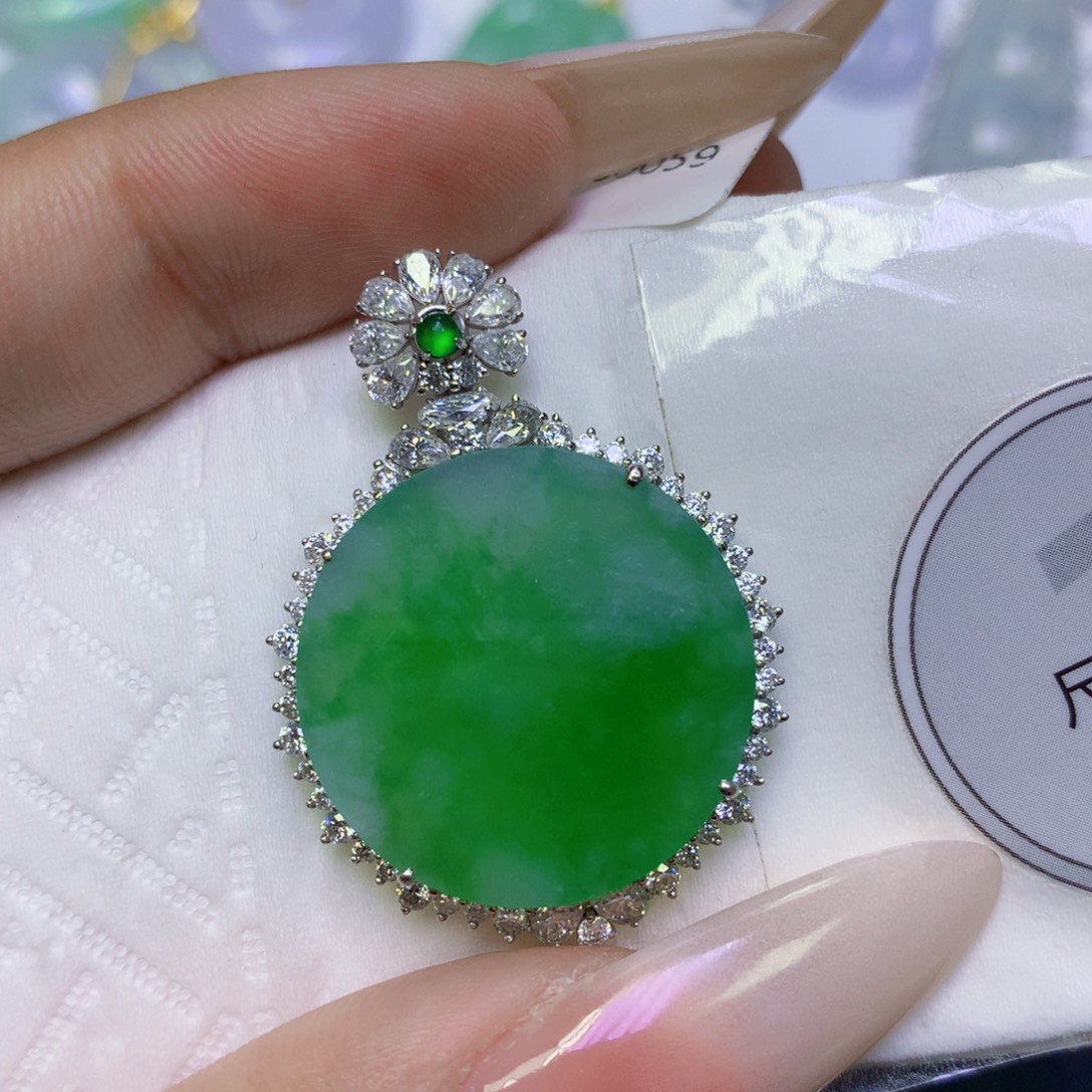 翡翠18K金镶嵌颈饰天然缅甸翡翠a货百元以上9元证书费自理