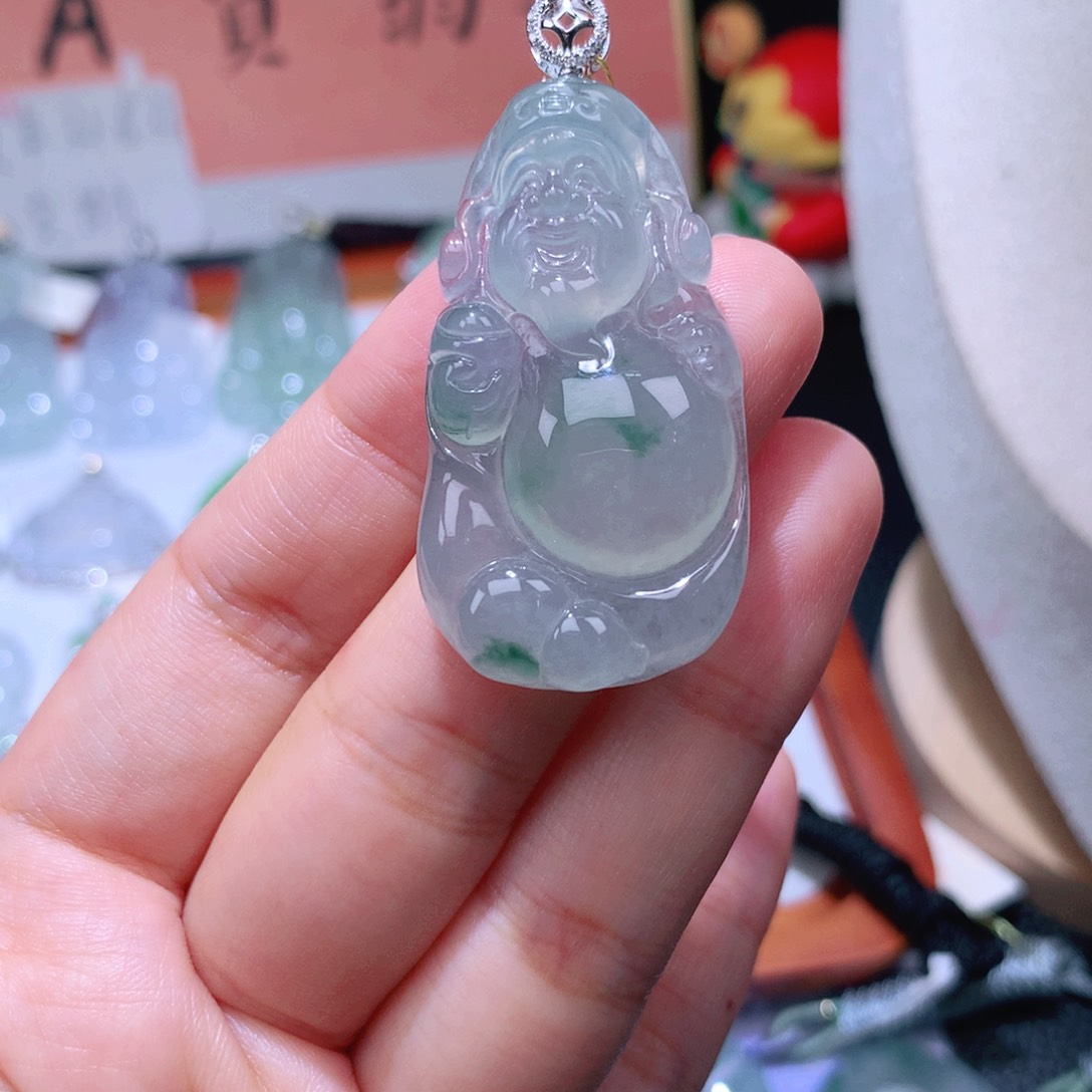 颈饰18K金镶嵌翡翠财神爷