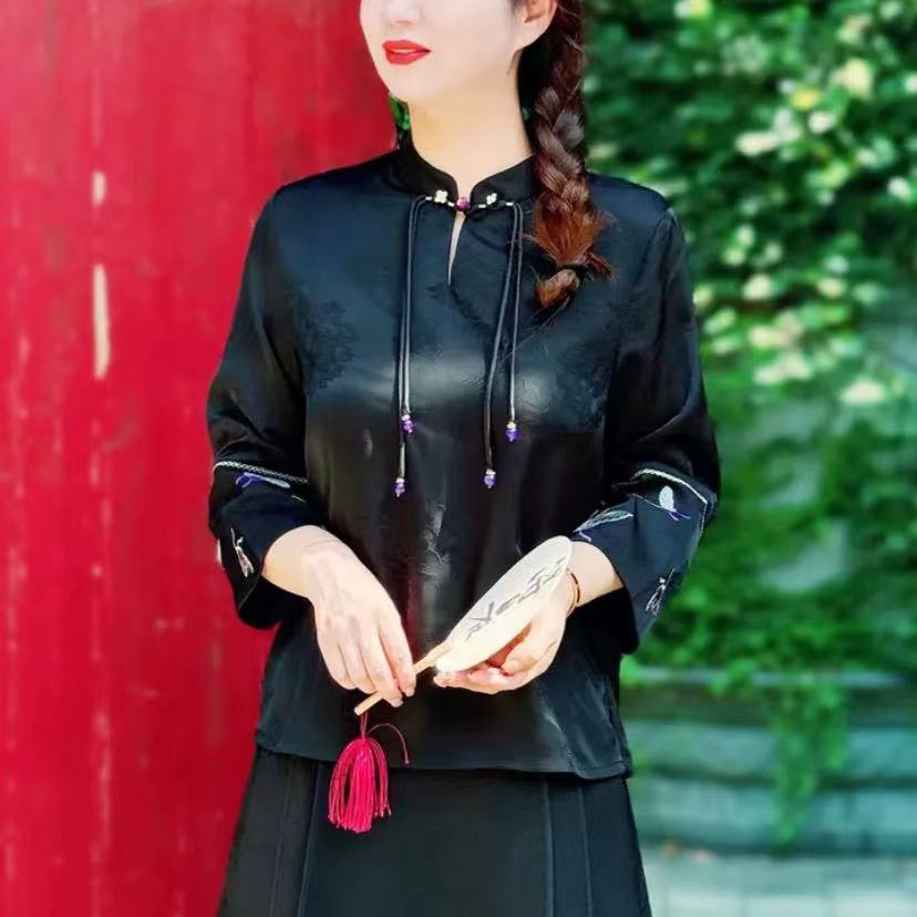 新中式国风透气圆领暗纹提花蝴蝶刺绣长袖小衫