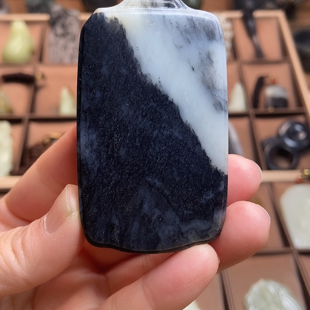 和田玉（糖玉）颈饰未镶嵌