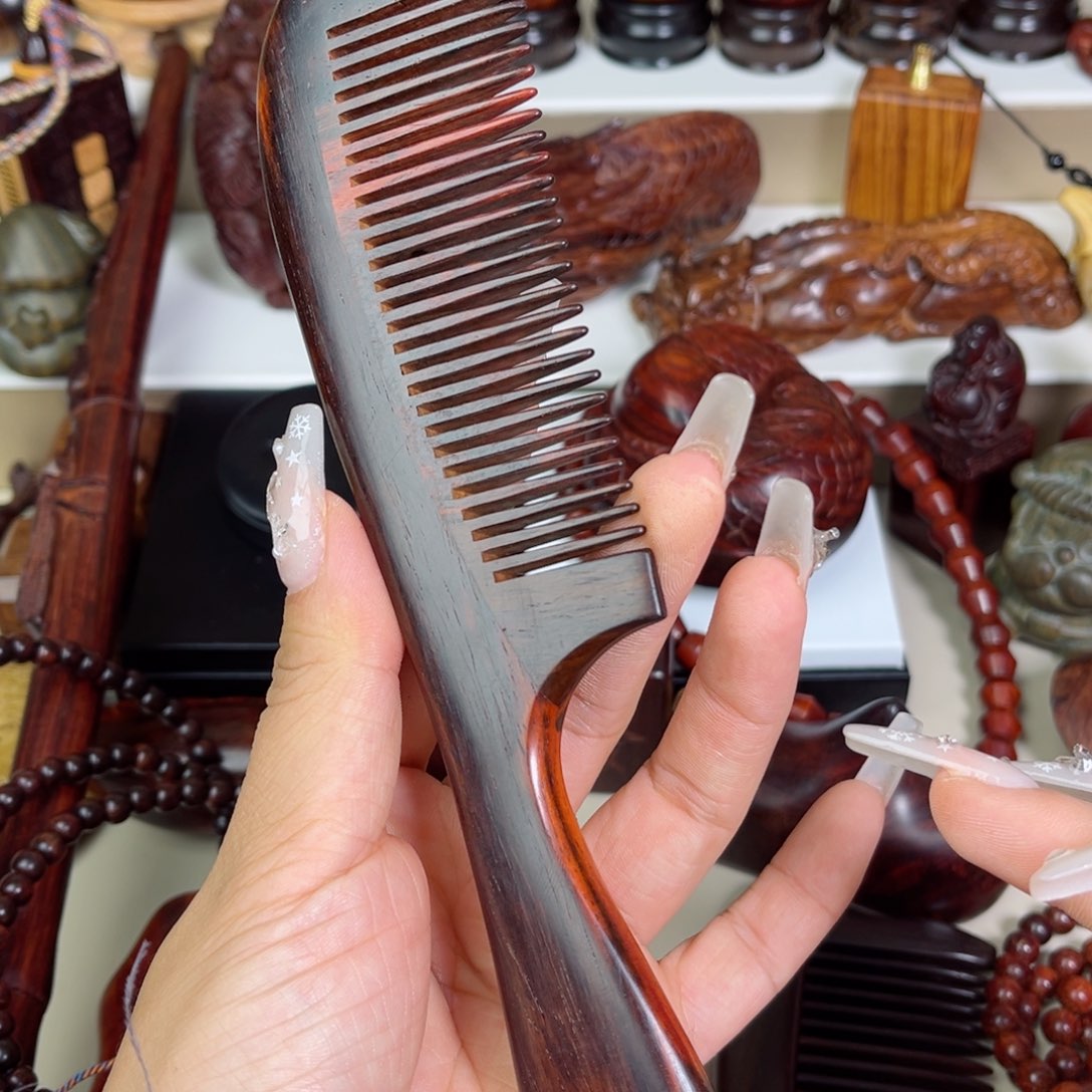 交趾黄檀（大红酸枝）